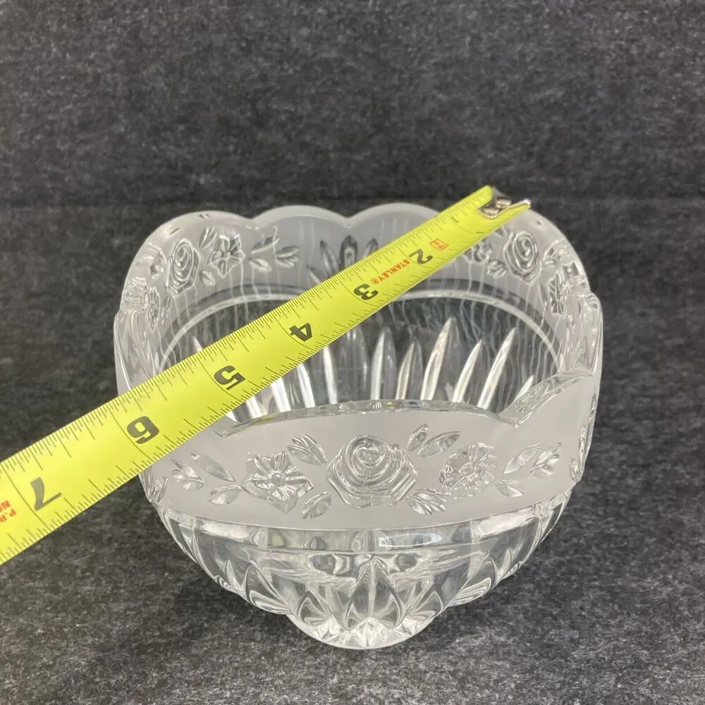 Oneida Southern Garden Lead Crystal Candy Dish with Frosted Rose Design‎ Trinket